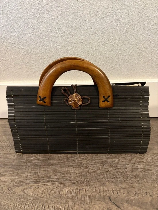 Y2K Woven Bamboo Handbag with Brown Wooden Handles - Picture 2 of 4